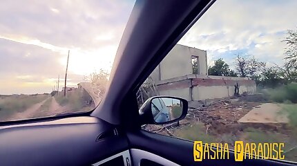 Экстремальный секс в заброшенном доме пустой деревни